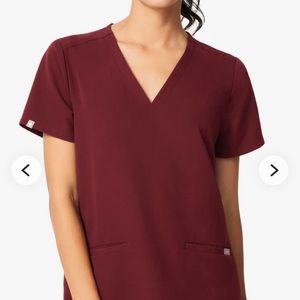 FIGS Casma three pocket scrub top